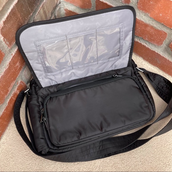 🆕Lug Wings Crossbody RFID Travel Bag | Black - Picture 11 of 16